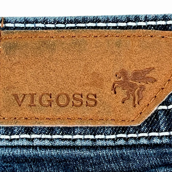 Vigoss size 3 Capri jeans, rolled cuffs, medium wash, some distressing EUC - Picture 14 of 14